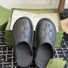 代购级Gucci 古驰26 ss 春夏爆款松糕凉拖系列… GUCCI松糕半拖,摇摇防滑厚底2026夏季新 代购级Gucci 古驰26 ss 春夏爆款松糕凉拖系列… GUCCI松糕半拖,摇摇防滑厚底2026夏季新