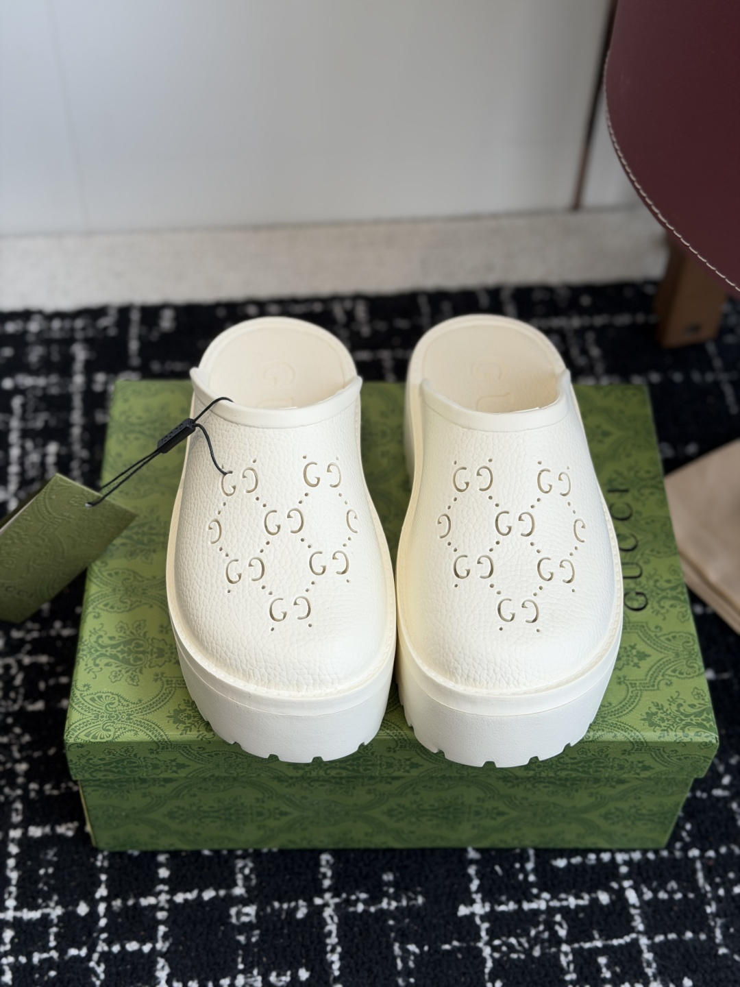 代购级Gucci 古驰26 ss 春夏爆款松糕凉拖系列… GUCCI松糕半拖，摇摇防滑厚底2026夏季新