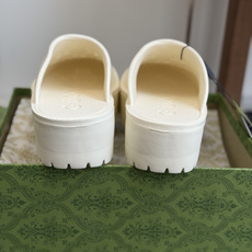 代购级Gucci 古驰26 ss 春夏爆款松糕凉拖系列… GUCCI松糕半拖,摇摇防滑厚底2026夏季新 代购级Gucci 古驰26 ss 春夏爆款松糕凉拖系列… GUCCI松糕半拖,摇摇防滑厚底2026夏季新