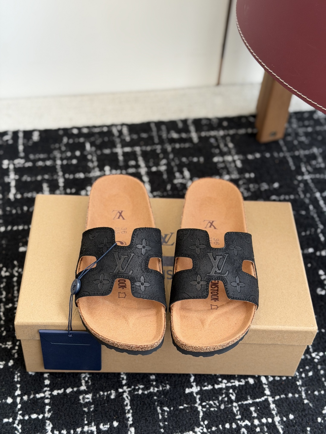 代购级Louis vuitton 26ss 沙滩拖 又一爆款 最新 顶配版本LV一出即巅峰的超爆款的H拖