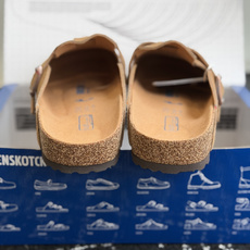 代购级BIRKENSTOCK 26ss博肯 真软木潮流时尚 钻扣 休闲 包头拖人体工程学设计符合脚形的 代购级BIRKENSTOCK 26ss博肯 真软木潮流时尚 钻扣 休闲 包头拖人体工程学设计符合脚形的