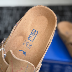 代购级BIRKENSTOCK 26ss博肯 真软木潮流时尚 钻扣 休闲 包头拖人体工程学设计符合脚形的 代购级BIRKENSTOCK 26ss博肯 真软木潮流时尚 钻扣 休闲 包头拖人体工程学设计符合脚形的