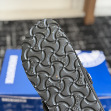 代购级BIRKENSTOCK 26ss博肯 真软木潮流时尚 钻扣 休闲 包头拖人体工程学设计符合脚形的 代购级BIRKENSTOCK 26ss博肯 真软木潮流时尚 钻扣 休闲 包头拖人体工程学设计符合脚形的