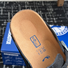 代购级BIRKENSTOCK 26ss博肯 真软木潮流时尚 钻扣 休闲 包头拖人体工程学设计符合脚形的 代购级BIRKENSTOCK 26ss博肯 真软木潮流时尚 钻扣 休闲 包头拖人体工程学设计符合脚形的