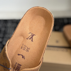 代购级Louis vuitton 26ss 沙滩拖 又一爆款 最新 顶配版本LV一出即巅峰的超爆款的H拖 代购级Louis vuitton 26ss 沙滩拖 又一爆款 最新 顶配版本LV一出即巅峰的超爆款的H拖