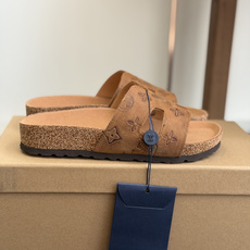 代购级Louis vuitton 26ss 沙滩拖 又一爆款 最新 顶配版本LV一出即巅峰的超爆款的H拖 代购级Louis vuitton 26ss 沙滩拖 又一爆款 最新 顶配版本LV一出即巅峰的超爆款的H拖