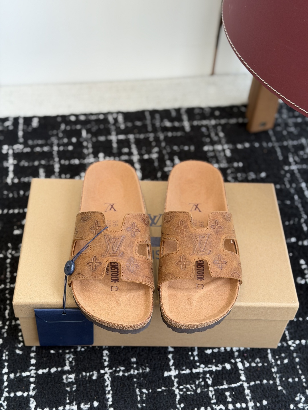 代购级Louis vuitton 26ss 沙滩拖 又一爆款 最新 顶配版本LV一出即巅峰的超爆款的H拖