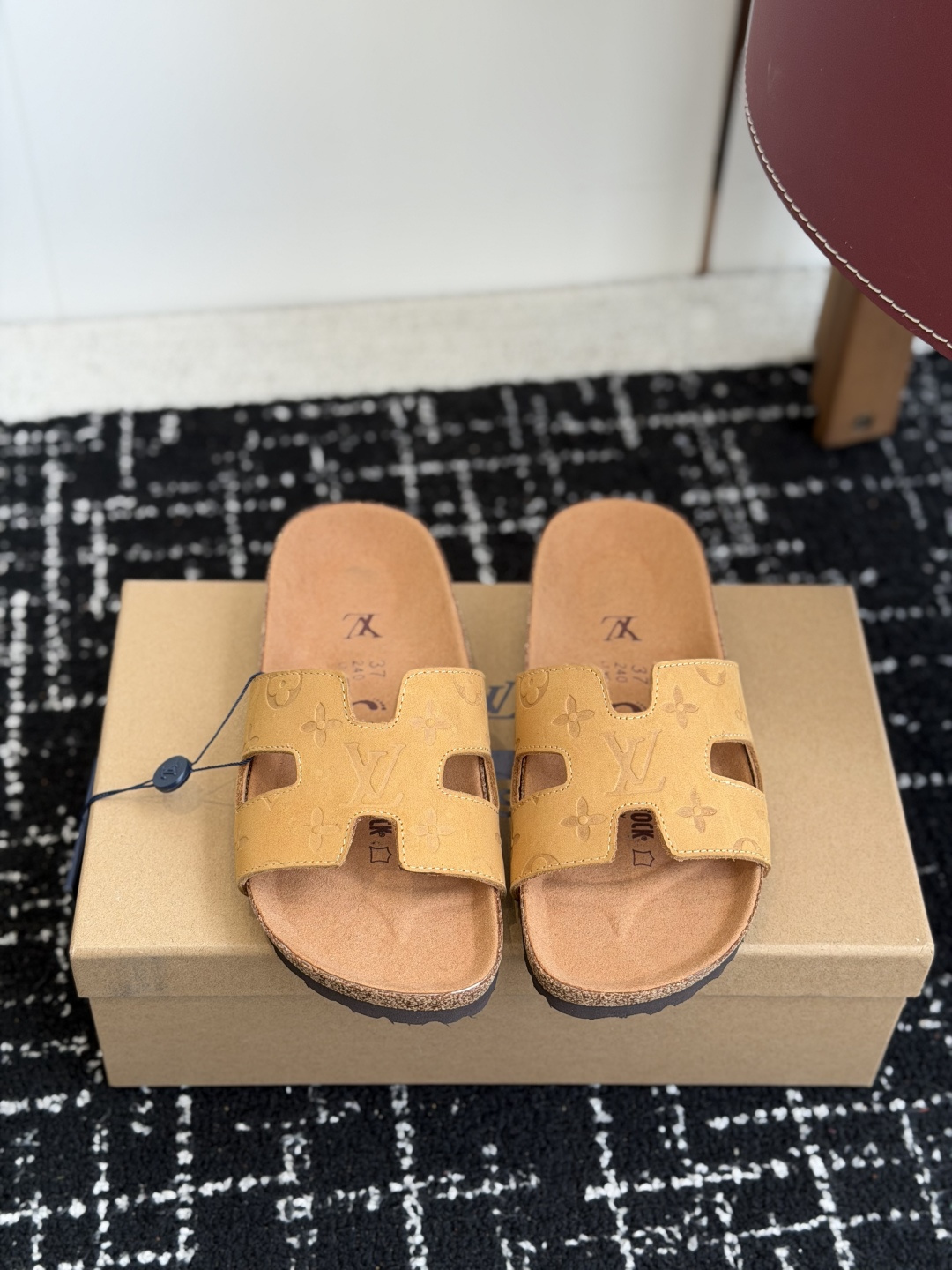代购级Louis vuitton 26ss 沙滩拖 又一爆款 最新 顶配版本LV一出即巅峰的超爆款的H拖