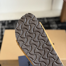 代购级Louis vuitton 26ss 沙滩拖 又一爆款 最新 顶配版本LV一出即巅峰的超爆款的H拖 代购级Louis vuitton 26ss 沙滩拖 又一爆款 最新 顶配版本LV一出即巅峰的超爆款的H拖