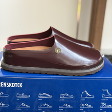 代购级BIRKENSTOCK 26ss博肯 真软木潮流时尚 钻扣 休闲 包头拖人体工程学设计符合脚形的 代购级BIRKENSTOCK 26ss博肯 真软木潮流时尚 钻扣 休闲 包头拖人体工程学设计符合脚形的