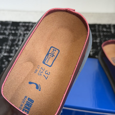 代购级BIRKENSTOCK 26ss博肯 真软木潮流时尚 钻扣 休闲 包头拖人体工程学设计符合脚形的 代购级BIRKENSTOCK 26ss博肯 真软木潮流时尚 钻扣 休闲 包头拖人体工程学设计符合脚形的