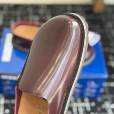 代购级BIRKENSTOCK 26ss博肯 真软木潮流时尚 钻扣 休闲 包头拖人体工程学设计符合脚形的 代购级BIRKENSTOCK 26ss博肯 真软木潮流时尚 钻扣 休闲 包头拖人体工程学设计符合脚形的