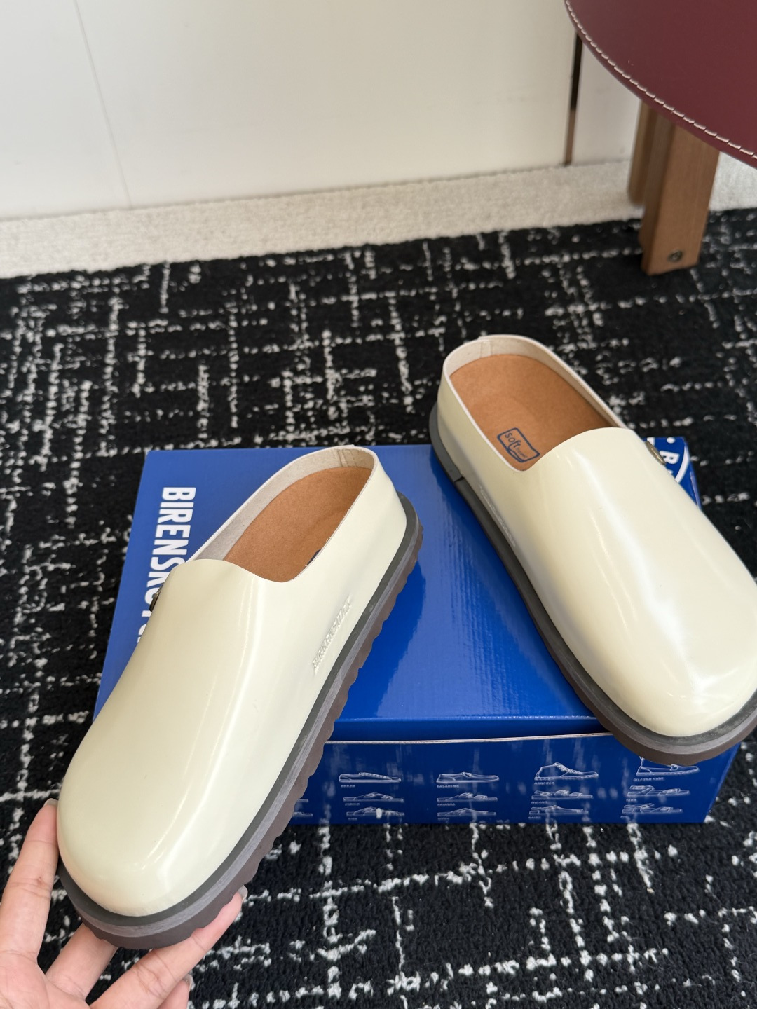 代购级BIRKENSTOCK  26ss博肯 真软木潮流时尚 钻扣 休闲 包头拖人体工程学设计符合脚形的