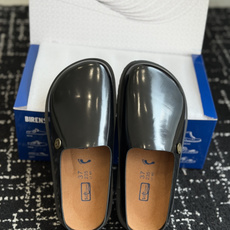 代购级BIRKENSTOCK 26ss博肯 真软木潮流时尚 钻扣 休闲 包头拖人体工程学设计符合脚形的 代购级BIRKENSTOCK 26ss博肯 真软木潮流时尚 钻扣 休闲 包头拖人体工程学设计符合脚形的