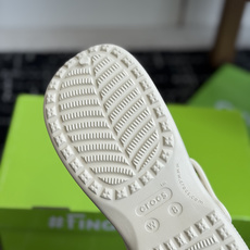 代购级Crocs卡骆驰芭蕾鞋女鞋洞洞鞋凉鞋 这双Crocs经典芭蕾洞洞鞋将休闲舒适与优雅设计巧 代购级Crocs卡骆驰芭蕾鞋女鞋洞洞鞋凉鞋 这双Crocs经典芭蕾洞洞鞋将休闲舒适与优雅设计巧