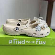 代购级Crocs卡骆驰芭蕾鞋女鞋洞洞鞋凉鞋 这双Crocs经典芭蕾洞洞鞋将休闲舒适与优雅设计巧 代购级Crocs卡骆驰芭蕾鞋女鞋洞洞鞋凉鞋 这双Crocs经典芭蕾洞洞鞋将休闲舒适与优雅设计巧
