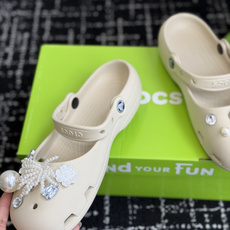 代购级Crocs卡骆驰芭蕾鞋女鞋洞洞鞋凉鞋 这双Crocs经典芭蕾洞洞鞋将休闲舒适与优雅设计巧 代购级Crocs卡骆驰芭蕾鞋女鞋洞洞鞋凉鞋 这双Crocs经典芭蕾洞洞鞋将休闲舒适与优雅设计巧