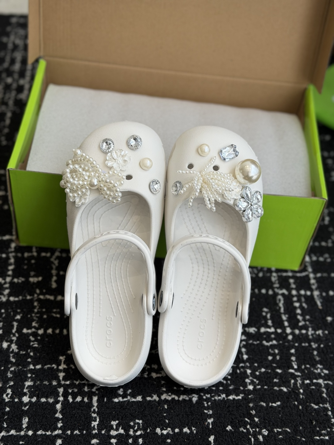 代购级Crocs卡骆驰芭蕾鞋女鞋洞洞鞋凉鞋 这双Crocs经典芭蕾洞洞鞋将休闲舒适与优雅设计巧 代购级Crocs卡骆驰芭蕾鞋女鞋洞洞鞋凉鞋 这双Crocs经典芭蕾洞洞鞋将休闲舒适与优雅设计巧