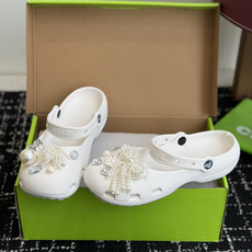 代购级Crocs卡骆驰芭蕾鞋女鞋洞洞鞋凉鞋 这双Crocs经典芭蕾洞洞鞋将休闲舒适与优雅设计巧 代购级Crocs卡骆驰芭蕾鞋女鞋洞洞鞋凉鞋 这双Crocs经典芭蕾洞洞鞋将休闲舒适与优雅设计巧