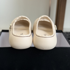 代购级Chanel26ss 爆款设计厚底凉鞋爆真的是很耐看越看越喜欢!矮个子宝宝的福音直接拉长身材比例! 代购级Chanel26ss 爆款设计厚底凉鞋爆真的是很耐看越看越喜欢!矮个子宝宝的福音直接拉长身材比例!