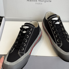 代购级MaisonMargiela MM6 马吉拉 做旧厚底 德训鞋 休闲 运动鞋这一款德国训练鞋延续 代购级MaisonMargiela MM6 马吉拉 做旧厚底 德训鞋 休闲 运动鞋这一款德国训练鞋延续