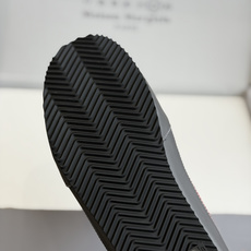 代购级MaisonMargiela MM6 马吉拉 做旧厚底 德训鞋 休闲 运动鞋这一款德国训练鞋延续 代购级MaisonMargiela MM6 马吉拉 做旧厚底 德训鞋 休闲 运动鞋这一款德国训练鞋延续