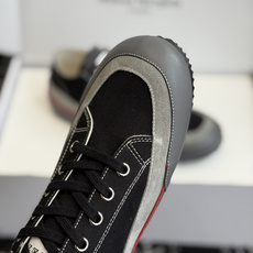 代购级MaisonMargiela MM6 马吉拉 做旧厚底 德训鞋 休闲 运动鞋这一款德国训练鞋延续 代购级MaisonMargiela MM6 马吉拉 做旧厚底 德训鞋 休闲 运动鞋这一款德国训练鞋延续