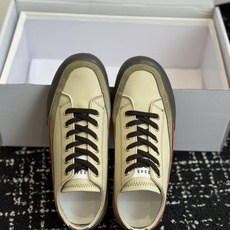 代购级MaisonMargiela MM6 马吉拉 做旧厚底 德训鞋 休闲 运动鞋这一款德国训练鞋延续 代购级MaisonMargiela MM6 马吉拉 做旧厚底 德训鞋 休闲 运动鞋这一款德国训练鞋延续