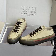 代购级MaisonMargiela MM6 马吉拉 做旧厚底 德训鞋 休闲 运动鞋这一款德国训练鞋延续 代购级MaisonMargiela MM6 马吉拉 做旧厚底 德训鞋 休闲 运动鞋这一款德国训练鞋延续