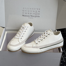 代购级MaisonMargiela MM6 马吉拉 做旧厚底 德训鞋 休闲 运动鞋这一款德国训练鞋延续 代购级MaisonMargiela MM6 马吉拉 做旧厚底 德训鞋 休闲 运动鞋这一款德国训练鞋延续