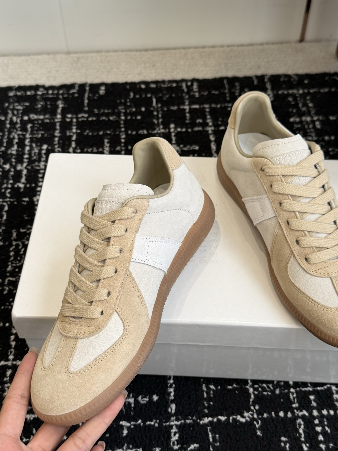 代购级MaisonMargiela MM6 马吉拉 26新色 情侣款  德训鞋 休闲 运动鞋原版购入开发