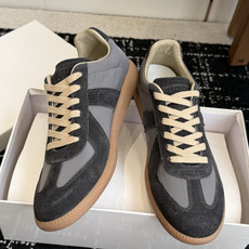 代购级MaisonMargiela MM6 马吉拉 26新色 情侣款 德训鞋 休闲 运动鞋原版购入开发 代购级MaisonMargiela MM6 马吉拉 26新色 情侣款 德训鞋 休闲 运动鞋原版购入开发