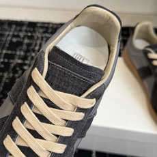 代购级MaisonMargiela MM6 马吉拉 26新色 情侣款 德训鞋 休闲 运动鞋原版购入开发 代购级MaisonMargiela MM6 马吉拉 26新色 情侣款 德训鞋 休闲 运动鞋原版购入开发