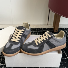 代购级MaisonMargiela MM6 马吉拉 26新色 情侣款 德训鞋 休闲 运动鞋原版购入开发 代购级MaisonMargiela MM6 马吉拉 26新色 情侣款 德训鞋 休闲 运动鞋原版购入开发