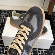 代购级MaisonMargiela MM6 马吉拉 26新色 情侣款 德训鞋 休闲 运动鞋原版购入开发 代购级MaisonMargiela MM6 马吉拉 26新色 情侣款 德训鞋 休闲 运动鞋原版购入开发
