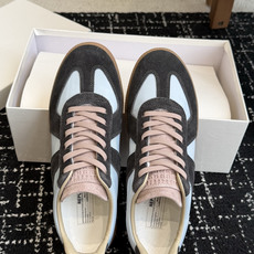 代购级MaisonMargiela MM6 马吉拉 26新色 情侣款 德训鞋 休闲 运动鞋原版购入开发 代购级MaisonMargiela MM6 马吉拉 26新色 情侣款 德训鞋 休闲 运动鞋原版购入开发