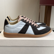 代购级MaisonMargiela MM6 马吉拉 26新色 情侣款 德训鞋 休闲 运动鞋原版购入开发 代购级MaisonMargiela MM6 马吉拉 26新色 情侣款 德训鞋 休闲 运动鞋原版购入开发