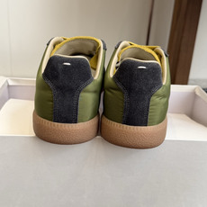 代购级MaisonMargiela MM6 马吉拉 26新色 情侣款 德训鞋 休闲 运动鞋原版购入开发 代购级MaisonMargiela MM6 马吉拉 26新色 情侣款 德训鞋 休闲 运动鞋原版购入开发