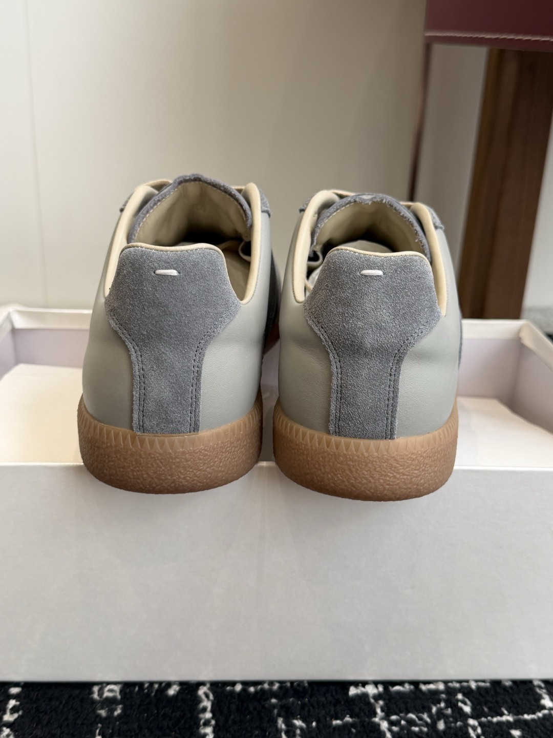 代购级MaisonMargiela MM6 马吉拉 26新色 情侣款 德训鞋 休闲 运动鞋原版购入开发 代购级MaisonMargiela MM6 马吉拉 26新色 情侣款 德训鞋 休闲 运动鞋原版购入开发