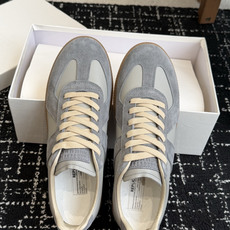 代购级MaisonMargiela MM6 马吉拉 26新色 情侣款 德训鞋 休闲 运动鞋原版购入开发 代购级MaisonMargiela MM6 马吉拉 26新色 情侣款 德训鞋 休闲 运动鞋原版购入开发