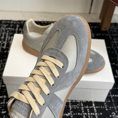 代购级MaisonMargiela MM6 马吉拉 26新色 情侣款 德训鞋 休闲 运动鞋原版购入开发 代购级MaisonMargiela MM6 马吉拉 26新色 情侣款 德训鞋 休闲 运动鞋原版购入开发