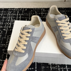 代购级MaisonMargiela MM6 马吉拉 26新色 情侣款 德训鞋 休闲 运动鞋原版购入开发 代购级MaisonMargiela MM6 马吉拉 26新色 情侣款 德训鞋 休闲 运动鞋原版购入开发