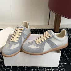 代购级MaisonMargiela MM6 马吉拉 26新色 情侣款 德训鞋 休闲 运动鞋原版购入开发 代购级MaisonMargiela MM6 马吉拉 26新色 情侣款 德训鞋 休闲 运动鞋原版购入开发