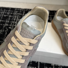 代购级MaisonMargiela MM6 马吉拉 26新色 情侣款 德训鞋 休闲 运动鞋原版购入开发 代购级MaisonMargiela MM6 马吉拉 26新色 情侣款 德训鞋 休闲 运动鞋原版购入开发