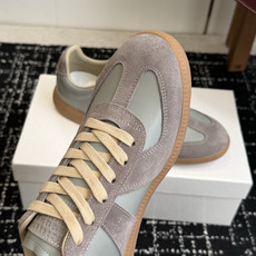 代购级MaisonMargiela MM6 马吉拉 26新色 情侣款 德训鞋 休闲 运动鞋原版购入开发 代购级MaisonMargiela MM6 马吉拉 26新色 情侣款 德训鞋 休闲 运动鞋原版购入开发