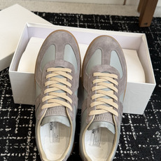 代购级MaisonMargiela MM6 马吉拉 26新色 情侣款 德训鞋 休闲 运动鞋原版购入开发 代购级MaisonMargiela MM6 马吉拉 26新色 情侣款 德训鞋 休闲 运动鞋原版购入开发