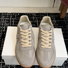 代购级MaisonMargiela MM6 马吉拉 26新色 情侣款 德训鞋 休闲 运动鞋原版购入开发 代购级MaisonMargiela MM6 马吉拉 26新色 情侣款 德训鞋 休闲 运动鞋原版购入开发