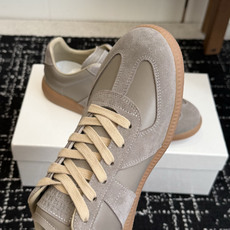 代购级MaisonMargiela MM6 马吉拉 26新色 情侣款 德训鞋 休闲 运动鞋原版购入开发 代购级MaisonMargiela MM6 马吉拉 26新色 情侣款 德训鞋 休闲 运动鞋原版购入开发