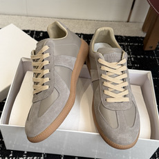 代购级MaisonMargiela MM6 马吉拉 26新色 情侣款 德训鞋 休闲 运动鞋原版购入开发 代购级MaisonMargiela MM6 马吉拉 26新色 情侣款 德训鞋 休闲 运动鞋原版购入开发
