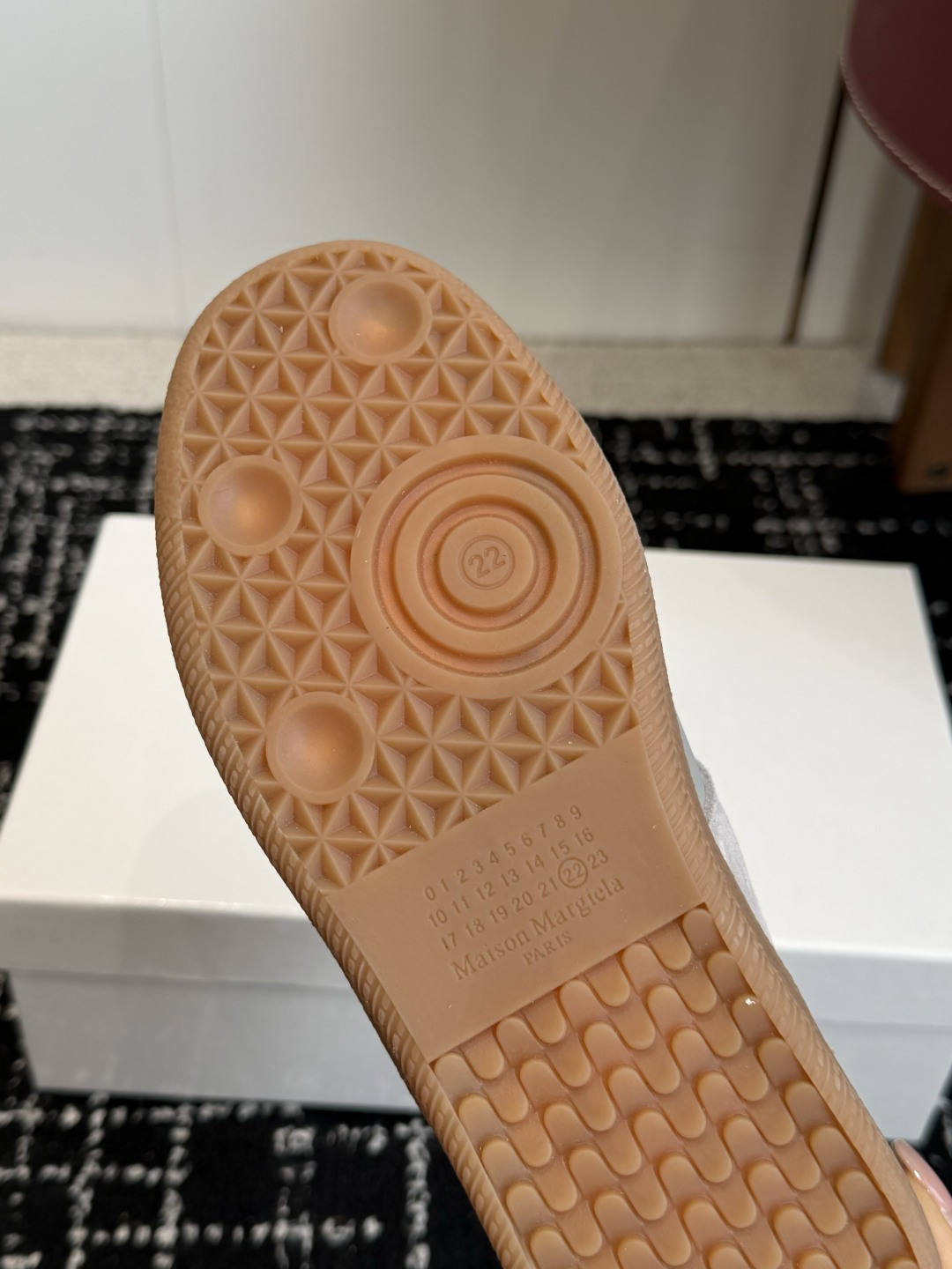 代购级MaisonMargiela MM6 马吉拉 26新色 情侣款  德训鞋 休闲 运动鞋原版购入开发